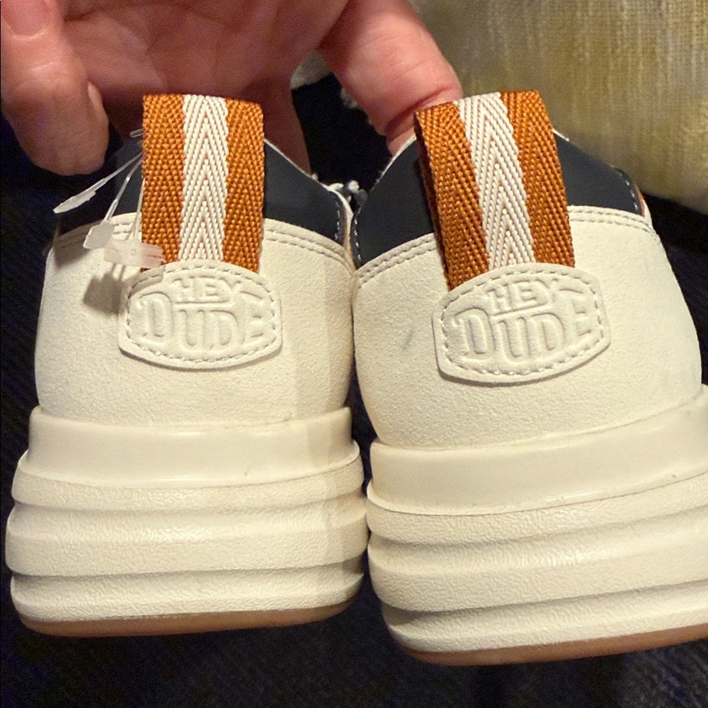 NWD Hey Dude Wendy Dudesole+ WOMENS 9 Cream Loafers with Brown Accents - Picture 7 of 10